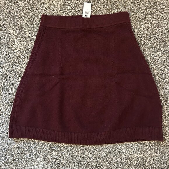 NWT Banana Republic mini sweater skirt, size XS - Picture 4 of 4
